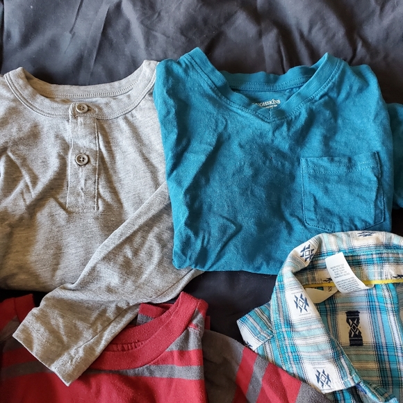 Boys 5 tops size 5-6 - Picture 2 of 4